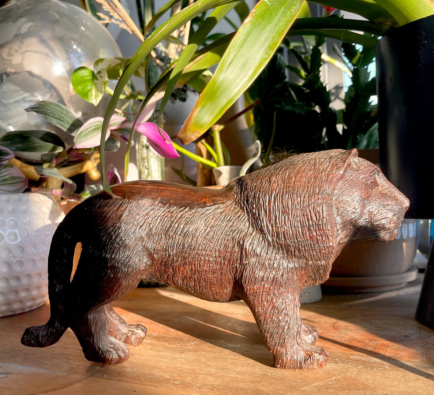 Handy Carved Lion Figurine Statue Side