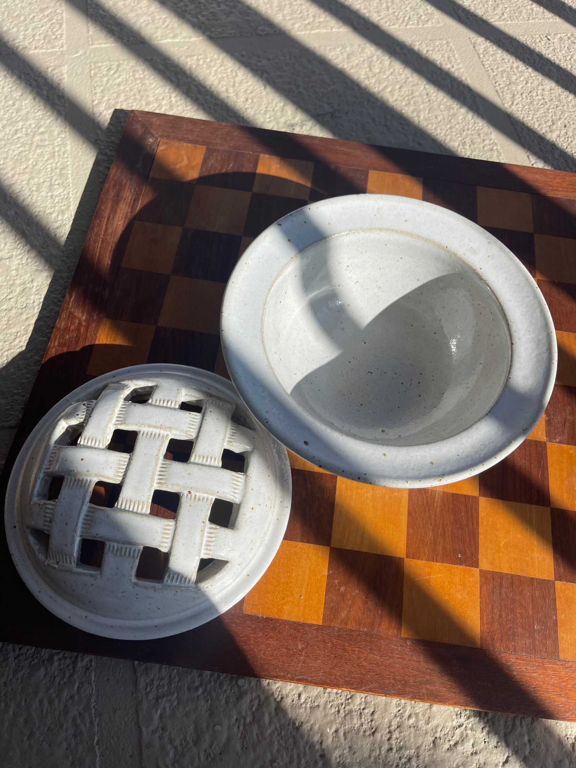 Pottery Lidded Pie Dish catchall
