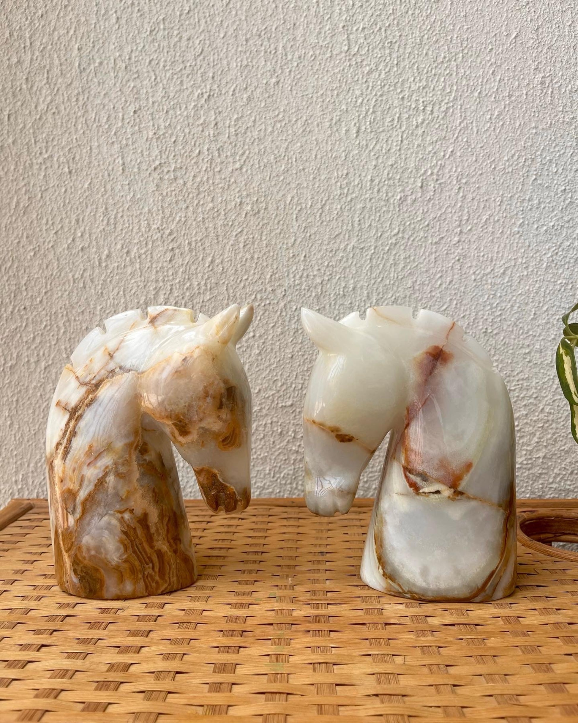Onyx Horse head bookends side