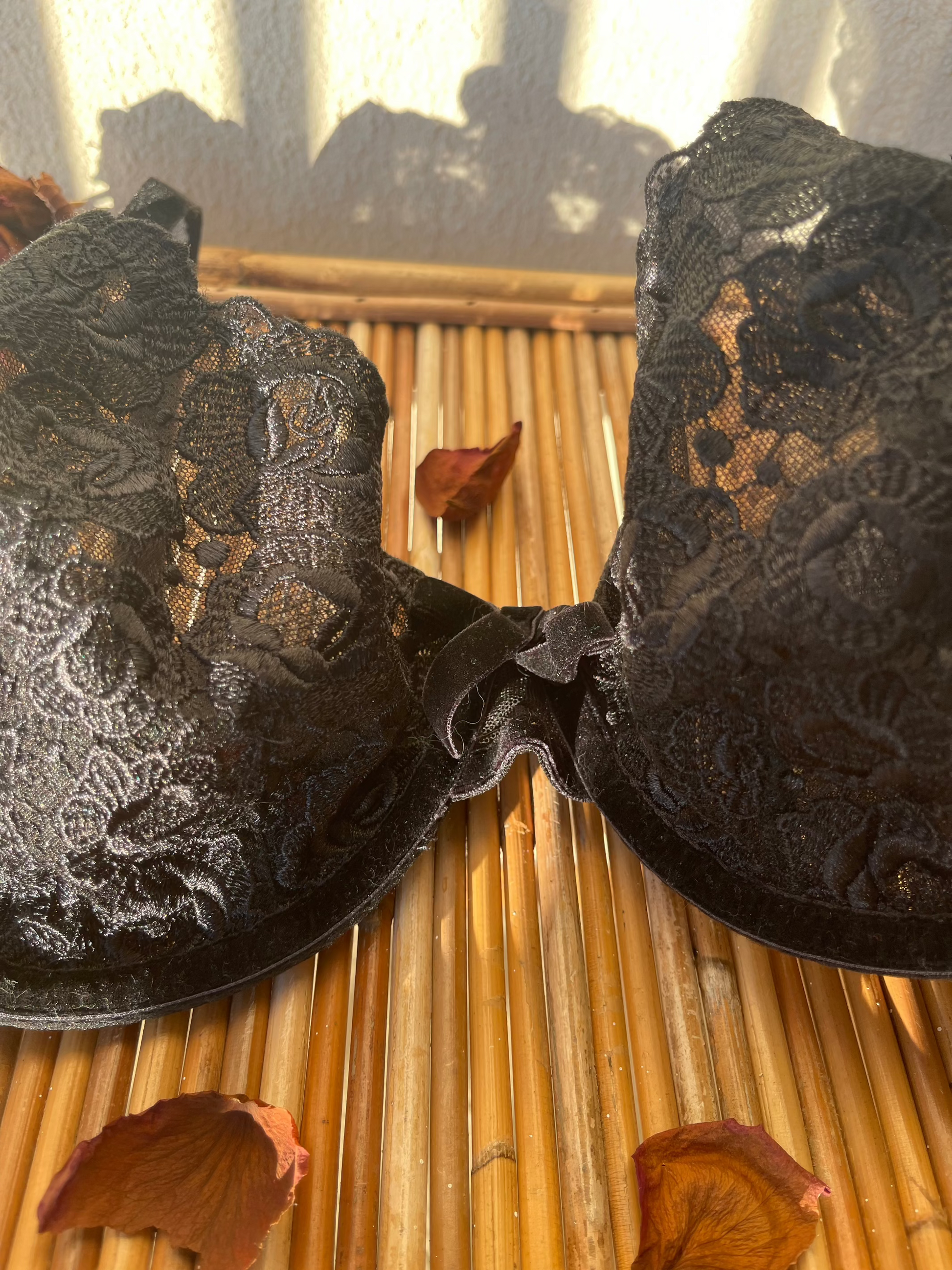 Victoria's Secret black lace bra 34DD
