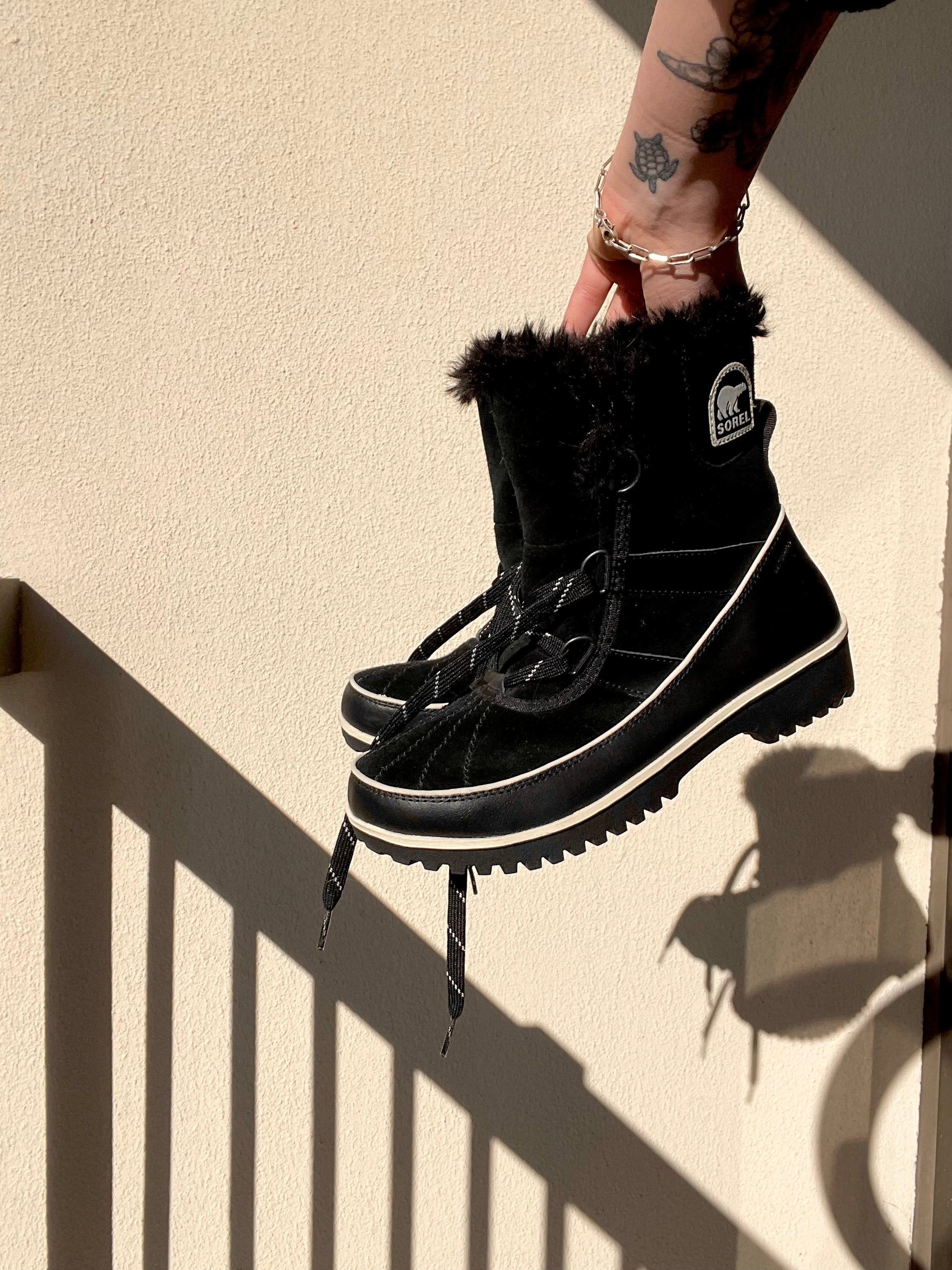 Sorel tivoli 2025 ii sale