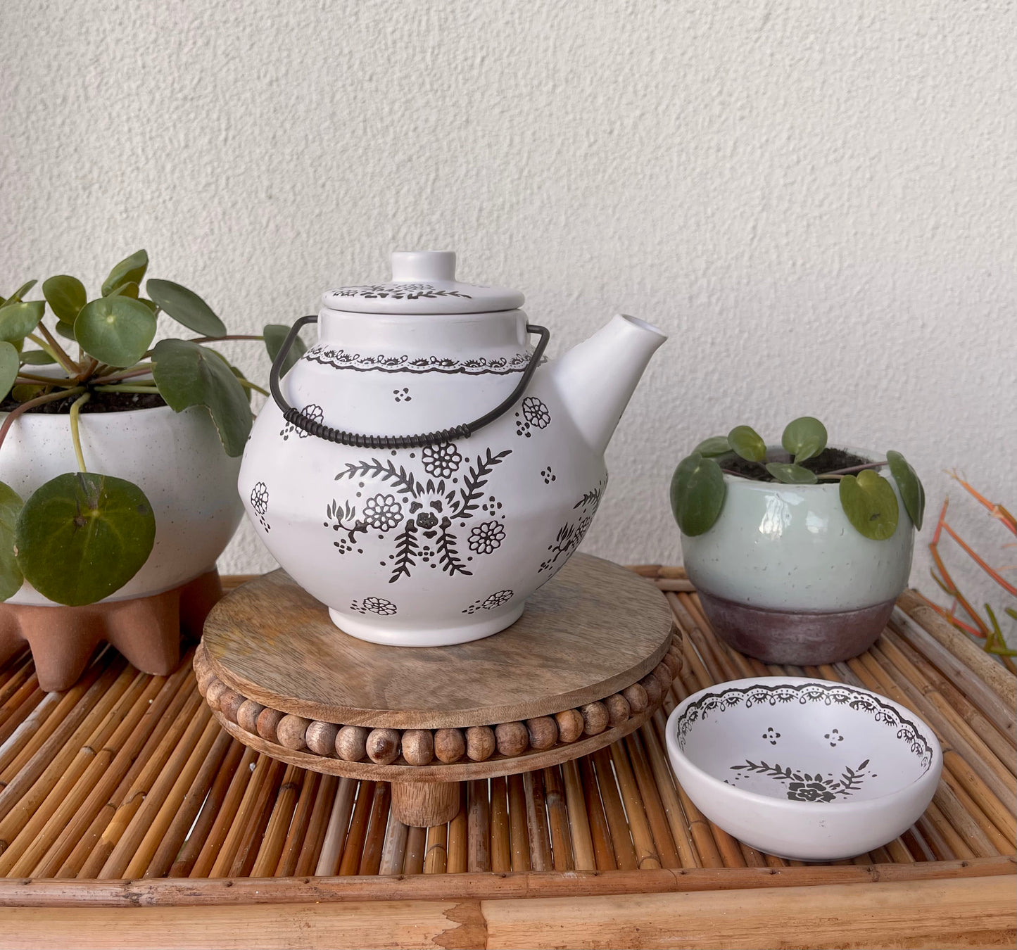 Vintage Black & White Teapot Set