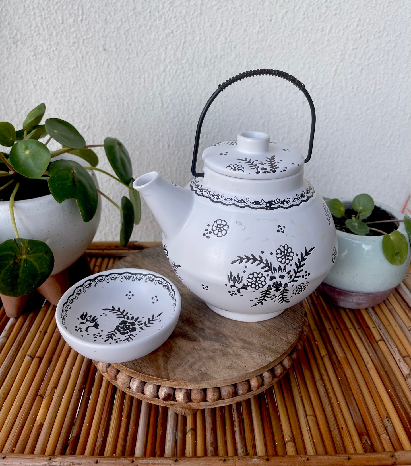 Vintage Black & White Teapot Set